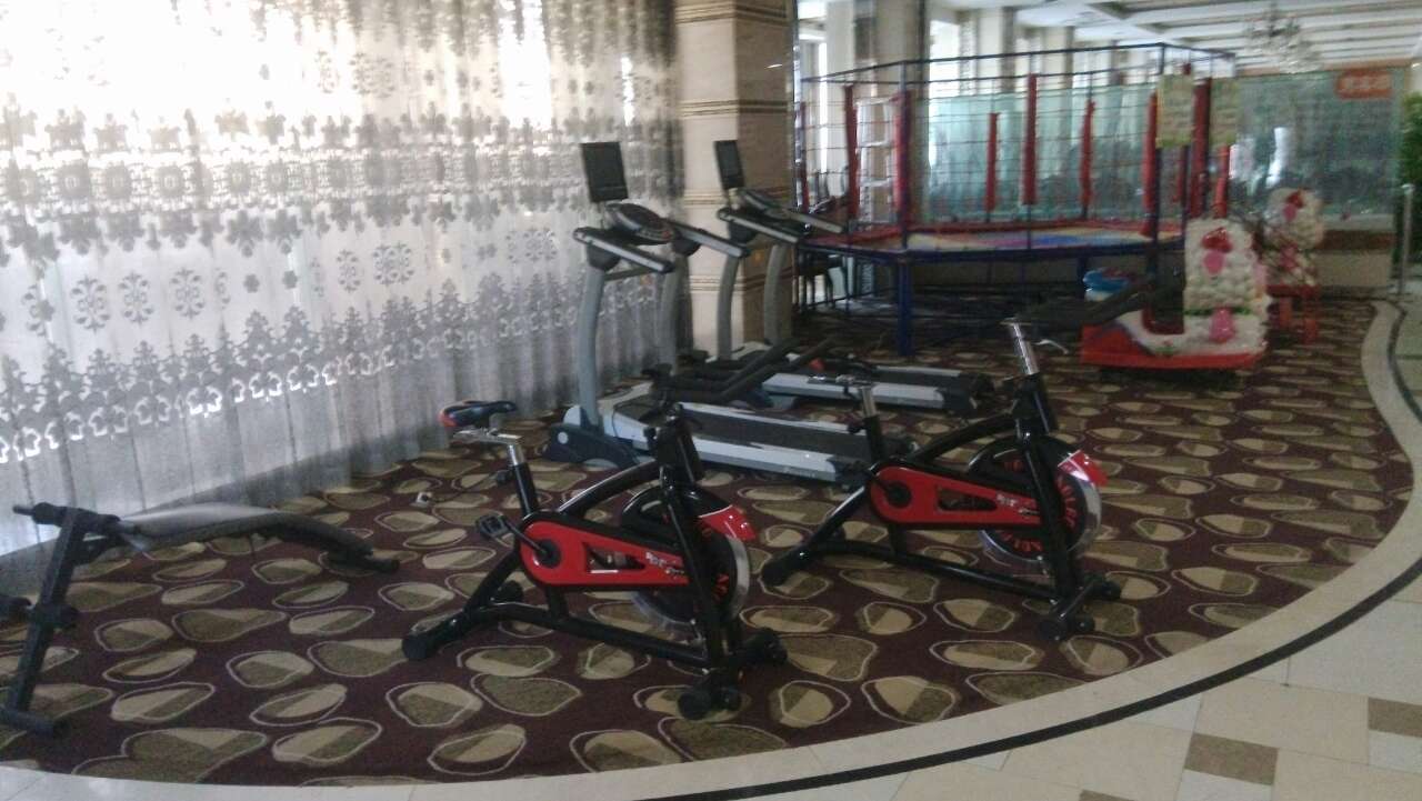 巴厘島會(huì)館健身器材裝修工程——祥利體育